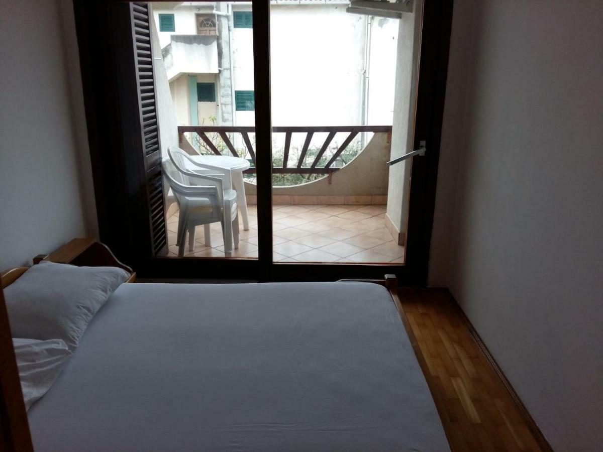 Apartments Villa Cherry ノヴァリャ エクステリア 写真